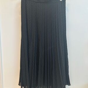 Banana Republic black polka dot pleated skirt size 8